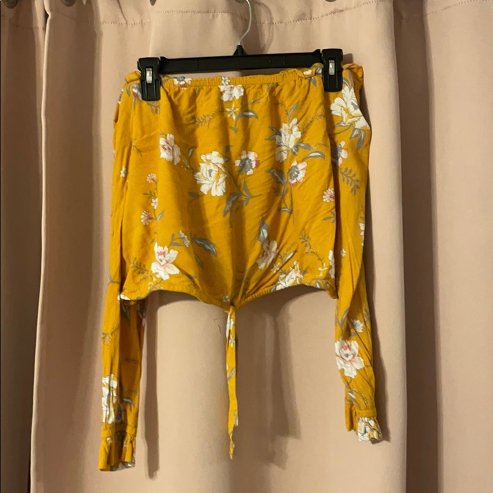 Long sleeve crop top